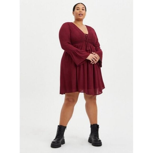 Women's Torrid Dress Chiffon Gauze Burgundy Wine Boho Crochet Size 2 Long Sleeve - Picture 2 of 13